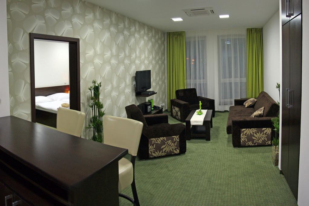 Rožňava Penzion Luxury מראה חיצוני תמונה